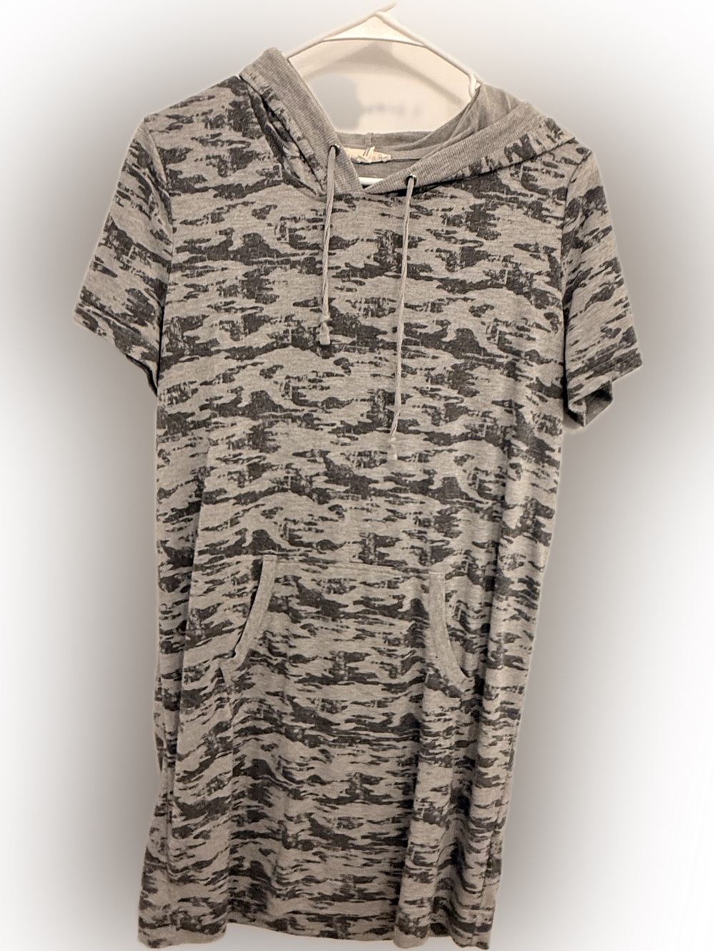 Women’s Short-Sleeve Hooded dress in Gray Camo